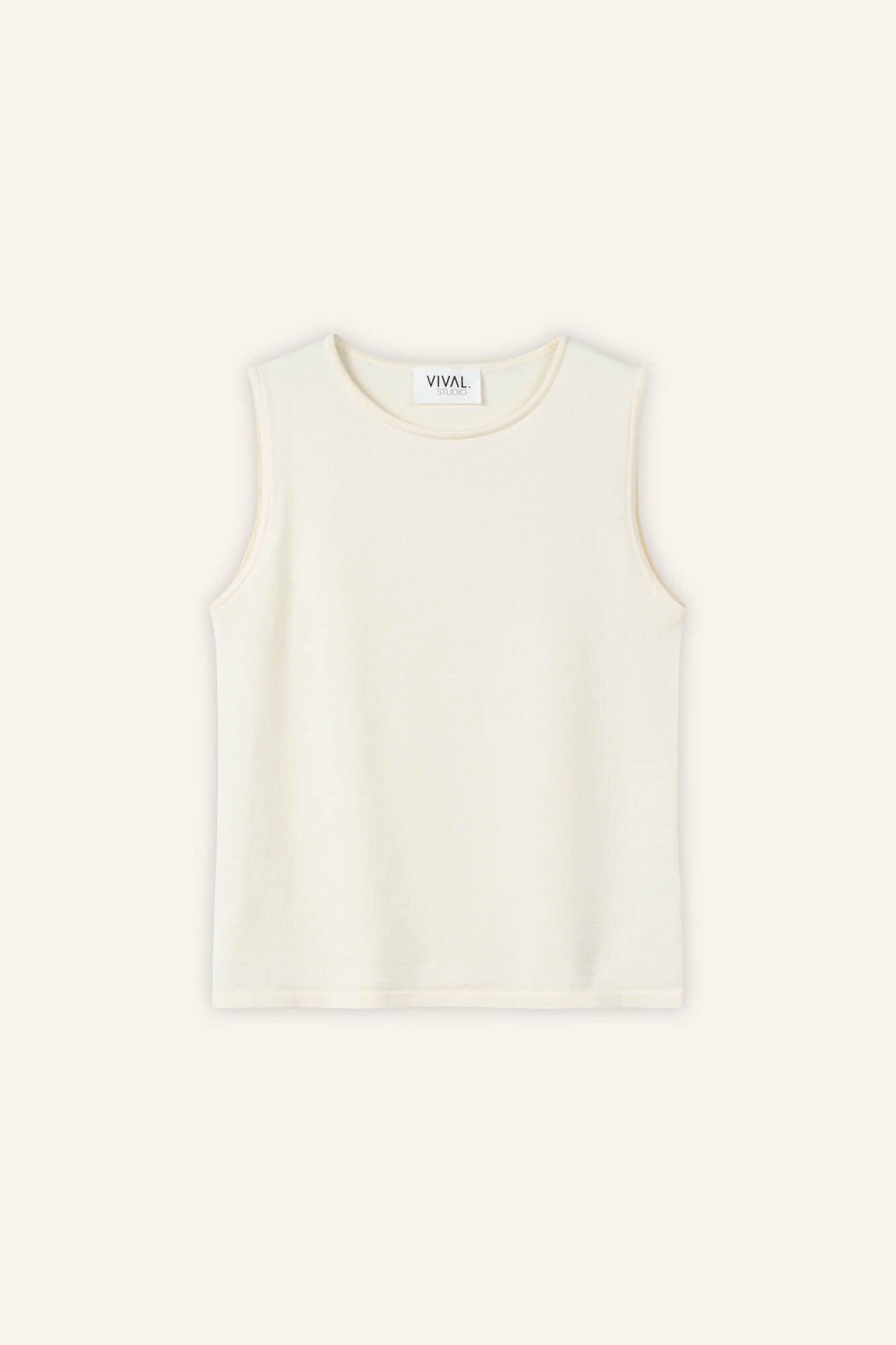 Top Blair in Offwhite von vorne by VIVAL.STUDIO