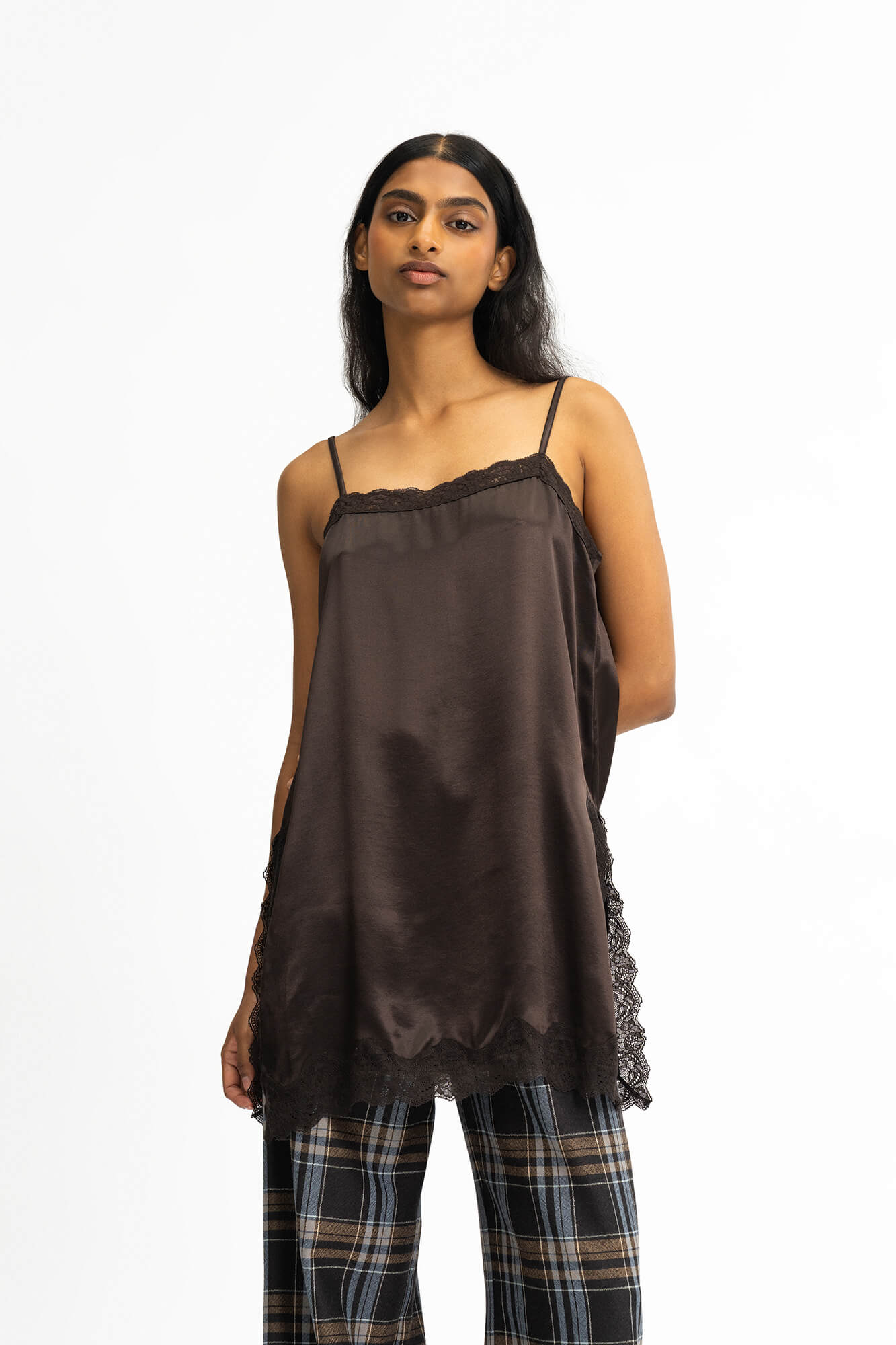 Top Lacie Dunkelbraun von vorne by VIVAL.STUDIO