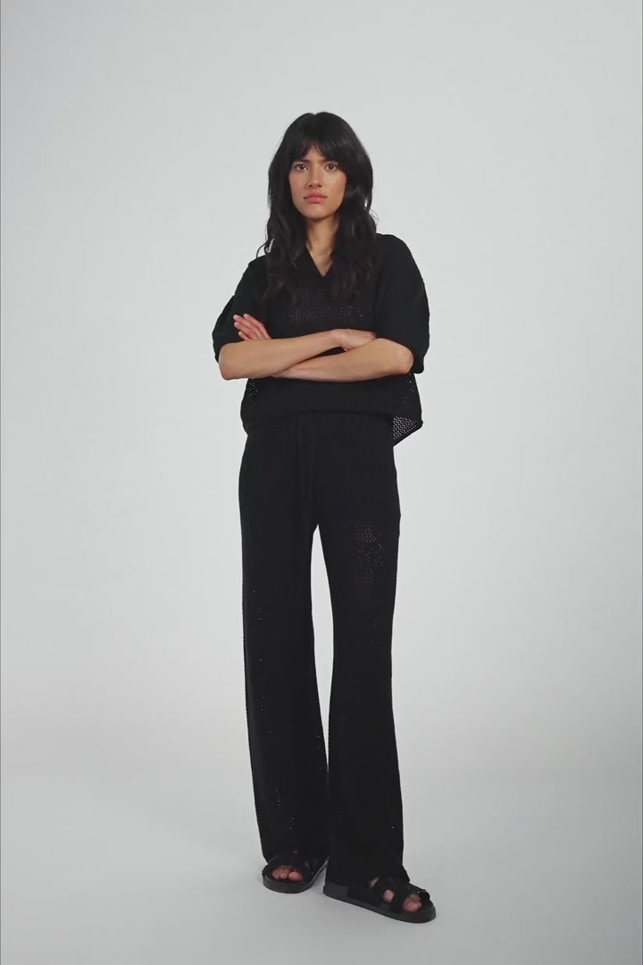Top Clea in Schwarz von vorne by VIVAL.STUDIO