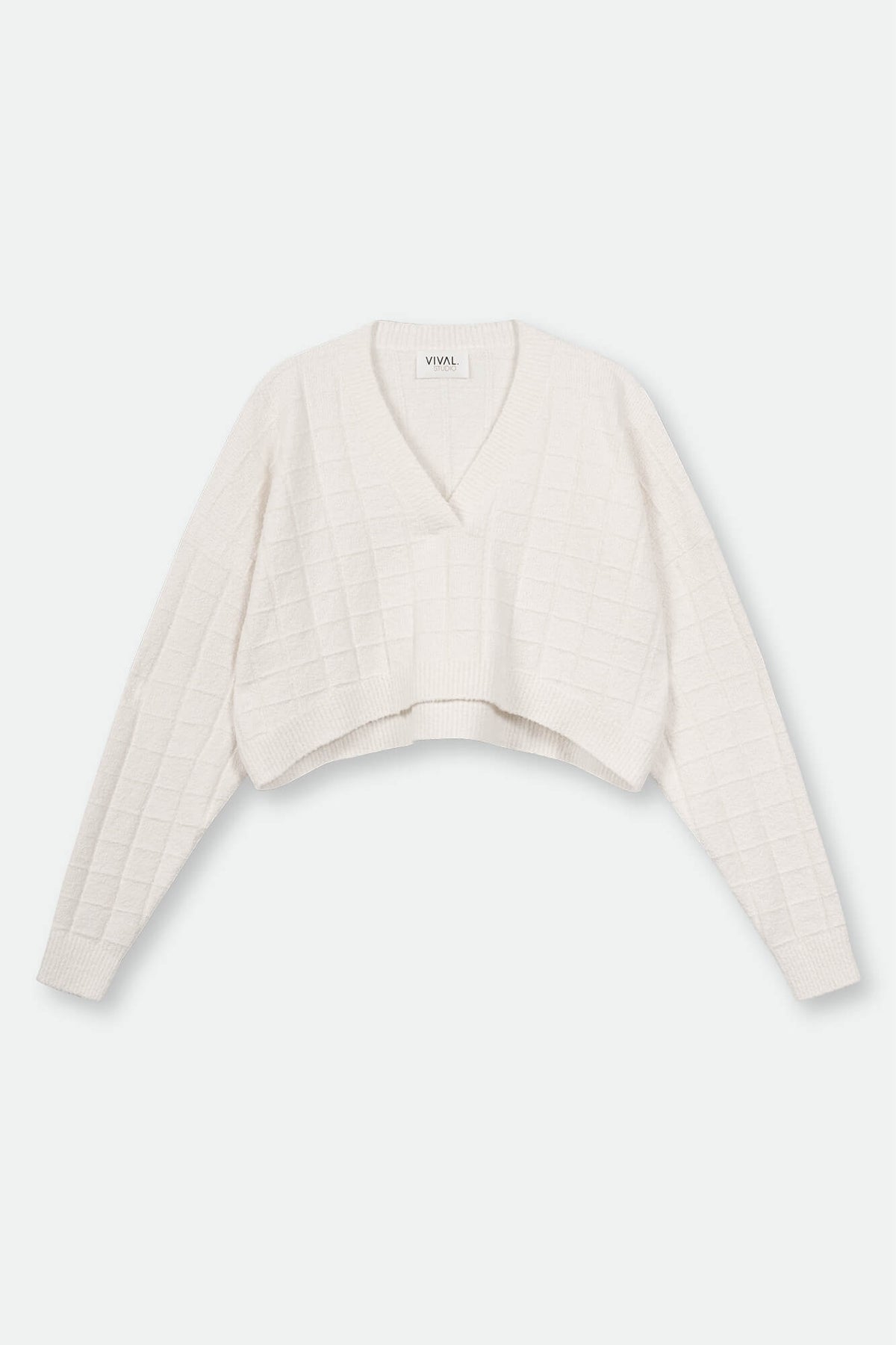 Pullover Lynn in offwhite von vorne by VIVAL.STUDIO